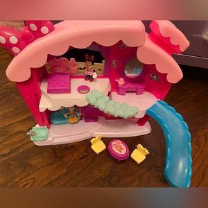 Minnie Mouse’s Bowtique House, EUC.